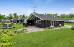 3 Bedroom Nice Home In Juelsminde in Sønderby